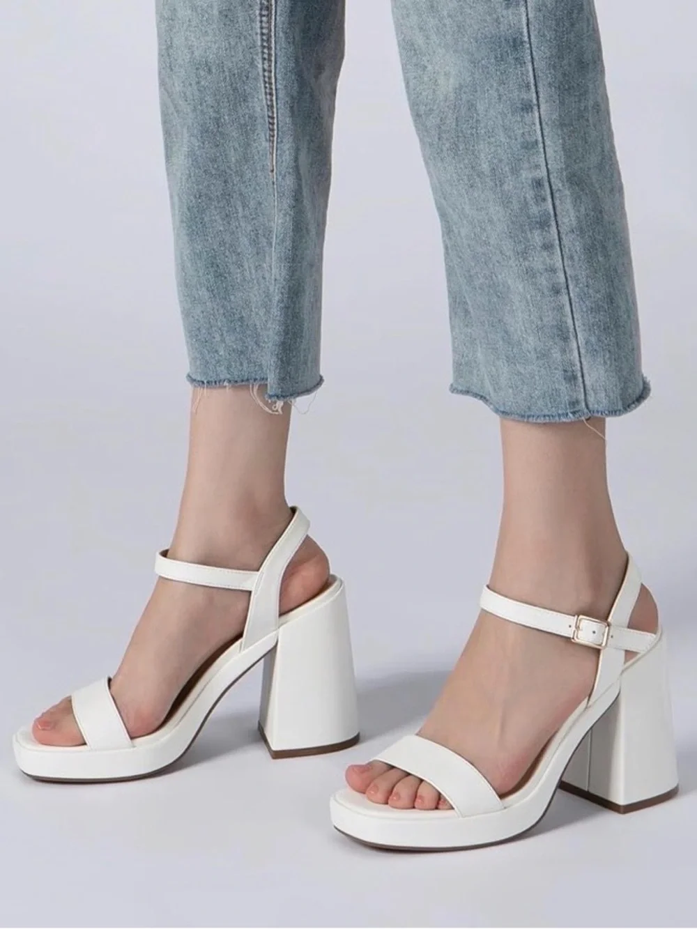 Athlefit White Platform Chunky Heel Sandals Women's US Size 7.5